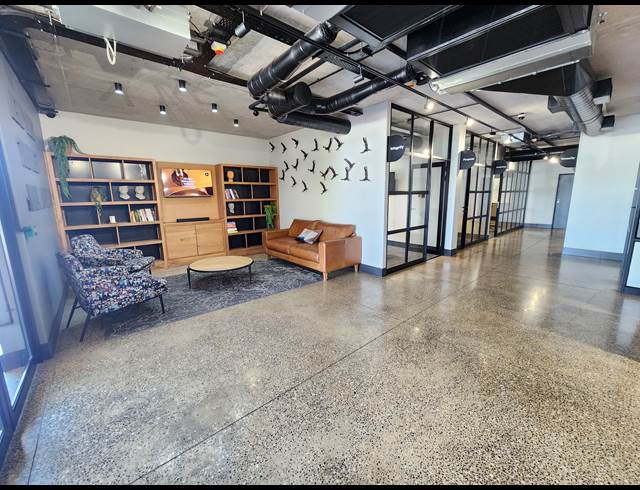 72M² SHOWROOM TO LET IN ROOIHUISKRAAL