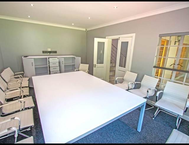 300M² OFFICE TO LET IN MELROSE ESTATE