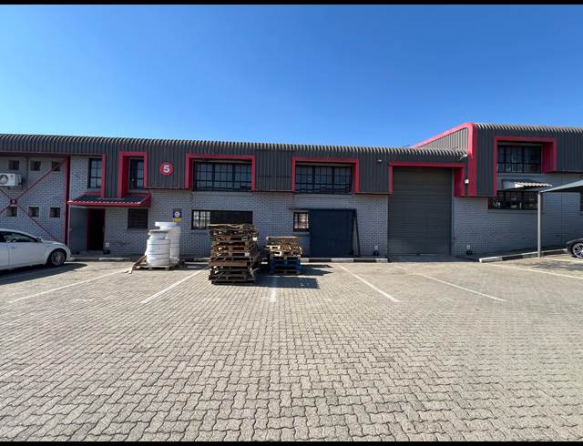 282M² WAREHOUSE TO LET IN STRIJDOMPARK