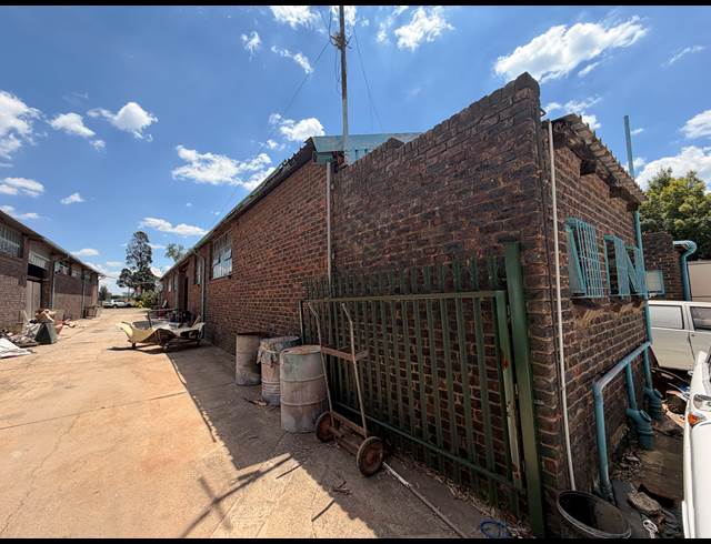 2,200M² WAREHOUSE TO LET IN NEW MODDER