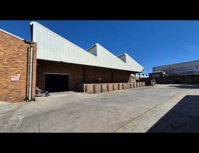 900M² WAREHOUSE TO LET IN ELANDSFONTEIN
