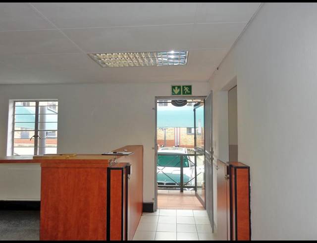 289M² WAREHOUSE TO LET IN JET PARK