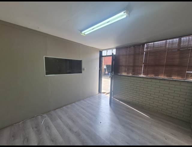 140M² WAREHOUSE TO LET IN ALRODE SOUTH