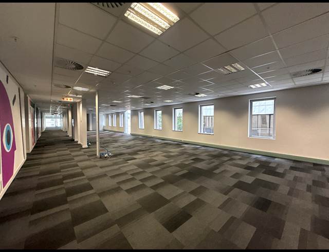 1,418M² OFFICE TO LET IN SANDTON CENTRAL