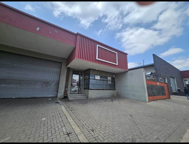 350M² WAREHOUSE TO LET IN PRETORIA WEST