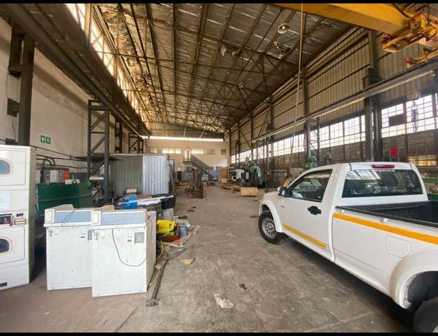 612M² WAREHOUSE TO LET IN LEA GLEN
