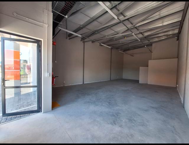110M² WAREHOUSE TO LET IN MILNERTON CENTRAL