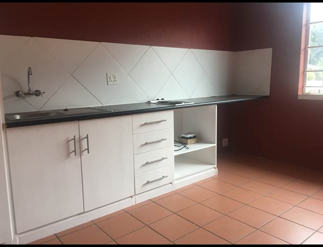 Bachelor Apartment in Riviera