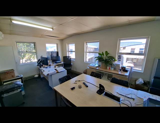 380M² FACTORY RENTED IN STIKLAND INDUSTRIAL