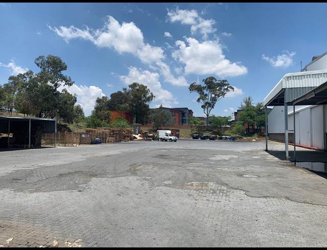 11,500M² WAREHOUSE TO LET IN HALFWAY HOUSE