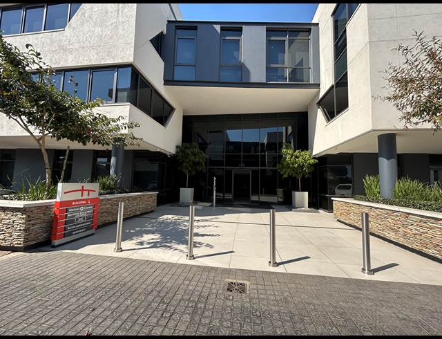 333M² WAREHOUSE TO LET IN VORNA VALLEY