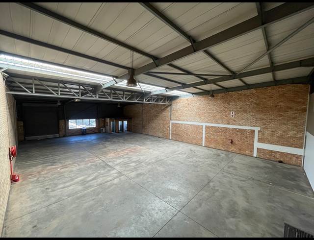555M² WAREHOUSE TO LET IN RANDJESPARK