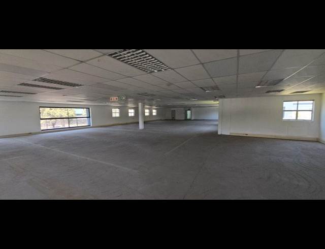 BUSINESS PROPERTY TO RENT IN HALFWAY GARDENS