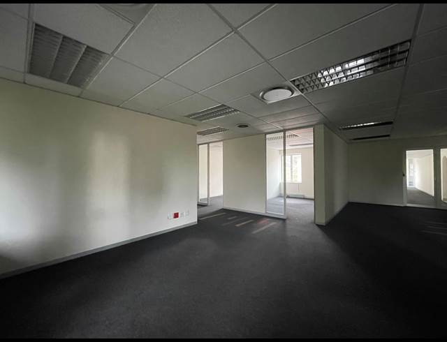 565M² OFFICE TO LET IN SANDTON CENTRAL