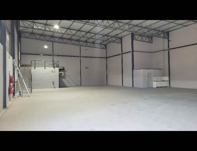 685M² WAREHOUSE TO LET IN AIRPORT INDUSTRIA