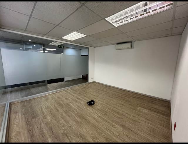 529M² OFFICE TO LET IN BRYANSTON