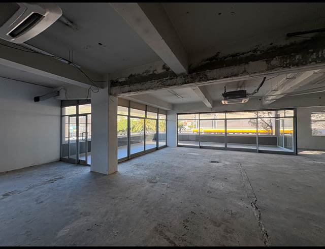 2,402M² OFFICE TO LET IN FORESHORE