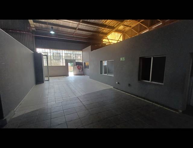 500M² WAREHOUSE TO LET IN VINTONIA