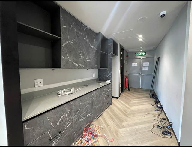 466M² OFFICE TO LET IN DE WATERKANT