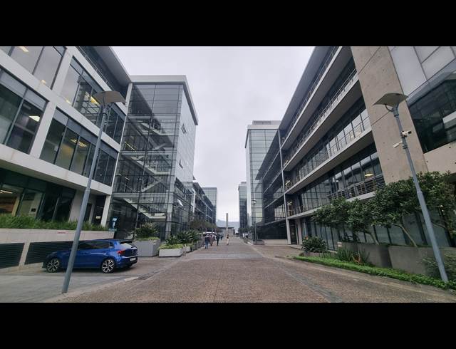 5,141M² OFFICE TO LET IN WOODSTOCK