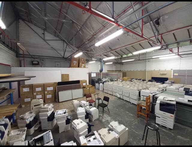 302M² WAREHOUSE RENTED IN CHISELHURST
