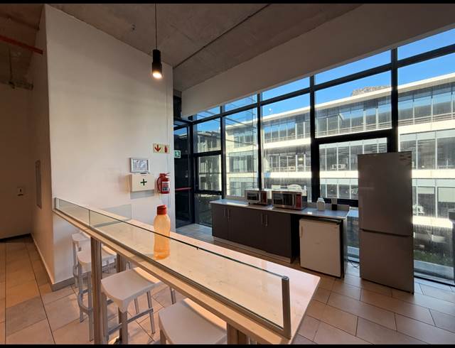 5,141M² OFFICE TO LET IN CAPE TOWN CITY CENTRE