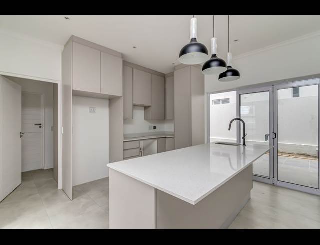 3 BEDROOM HOUSE TO LET IN BRYANSTON