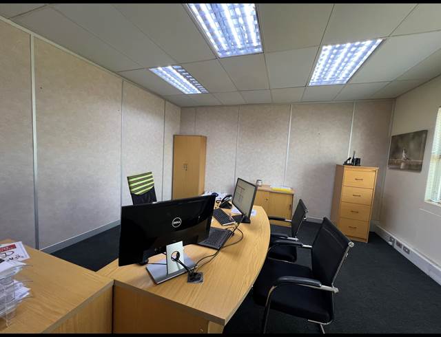 65M² OFFICE TO LET IN HIGHVELD