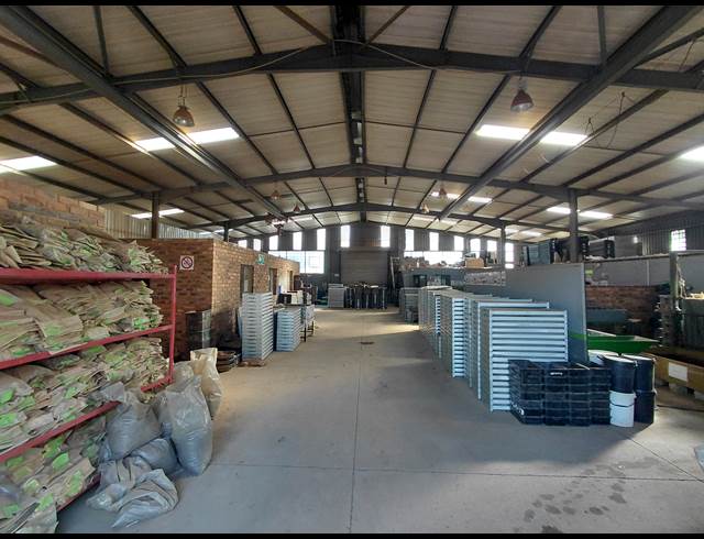 800M² WAREHOUSE TO LET IN CLAYVILLE