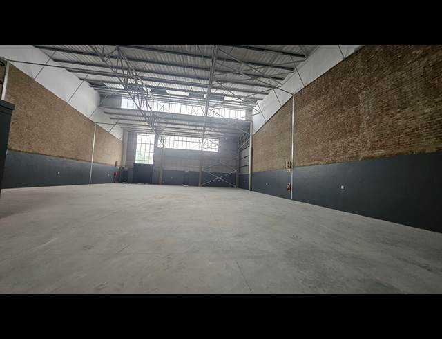 895M² WAREHOUSE TO LET IN SAMRAND BUSINESS PARK