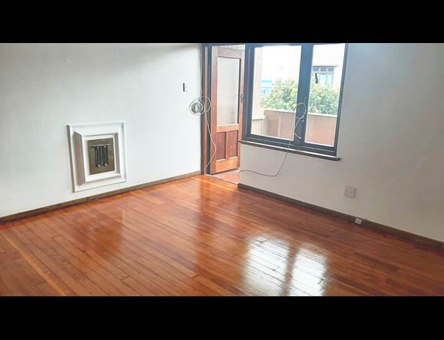 2 bed property to rent in WOODSTOCK