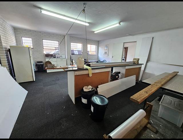415M² MINI FACTORY TO LET IN KYA SANDS