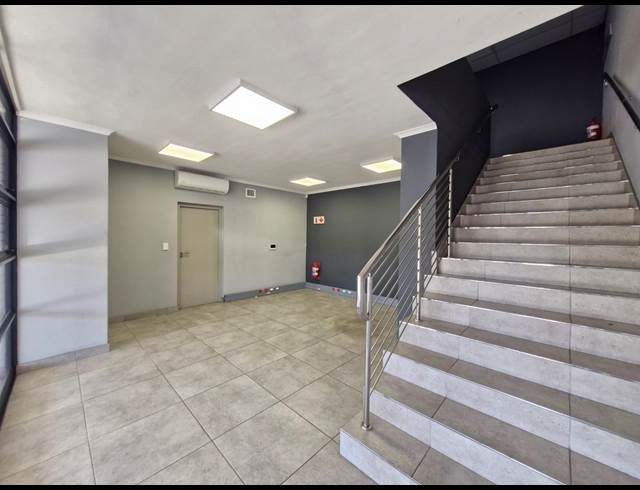 342M² WAREHOUSE TO LET IN STIKLAND INDUSTRIAL