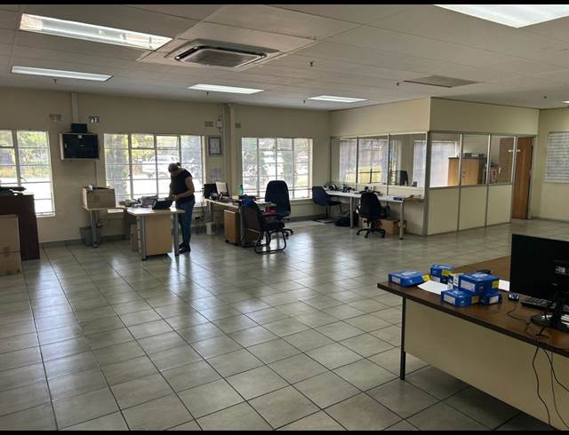 6,657M² WAREHOUSE TO LET IN ANDERBOLT