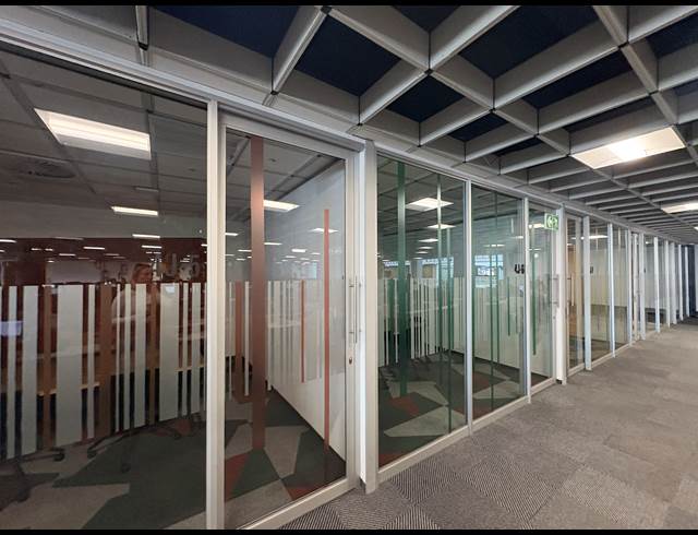 5,780M² SERVICED OFFICE TO LET IN PINELANDS