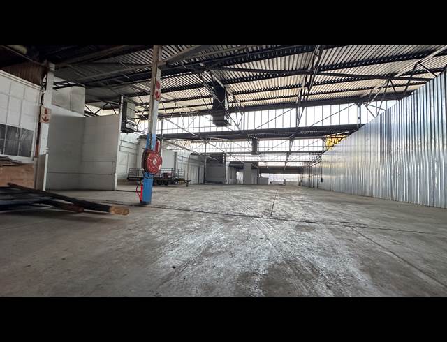 1,458M² WAREHOUSE TO LET IN ISANDO