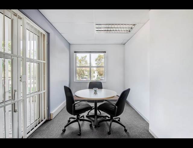 12M² OFFICE TO LET IN BRYANSTON