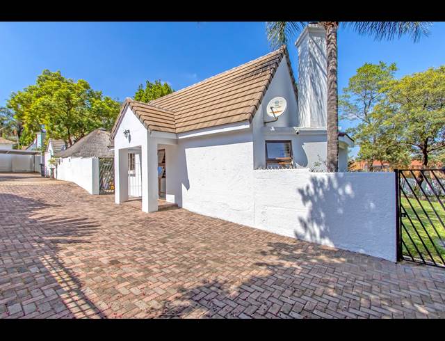 3 BEDROOM CLUSTER RENTED IN DOUGLASDALE