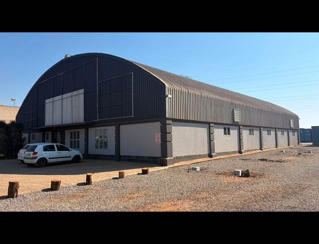 875M² WAREHOUSE TO LET IN ROSSLYN