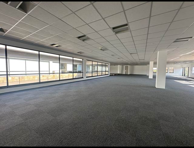 646M² OFFICE TO LET IN SANDTON CENTRAL