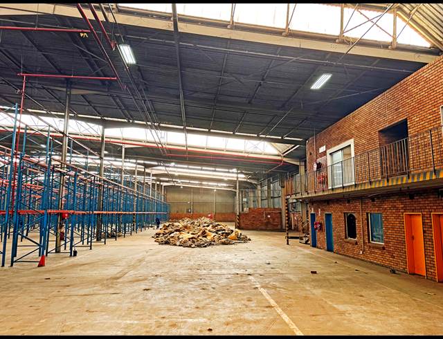 19,294M² WAREHOUSE TO LET IN JET PARK
