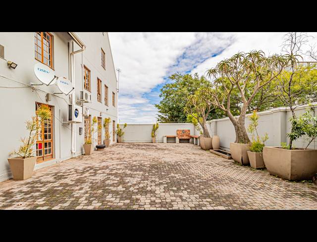 1,702M² OFFICE TO LET IN KENSINGTON B