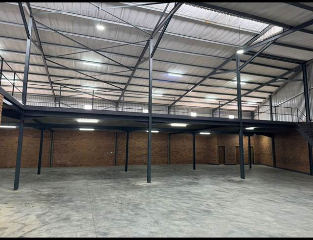 977M² WAREHOUSE TO LET IN ORMONDE