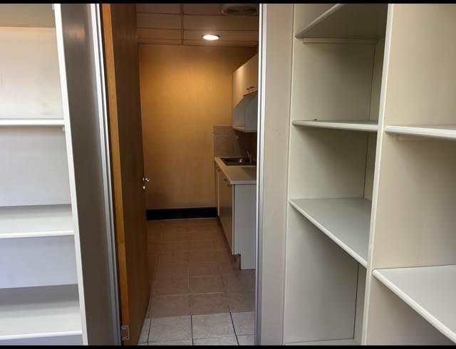 270M² OFFICE TO LET IN DUNKELD WEST