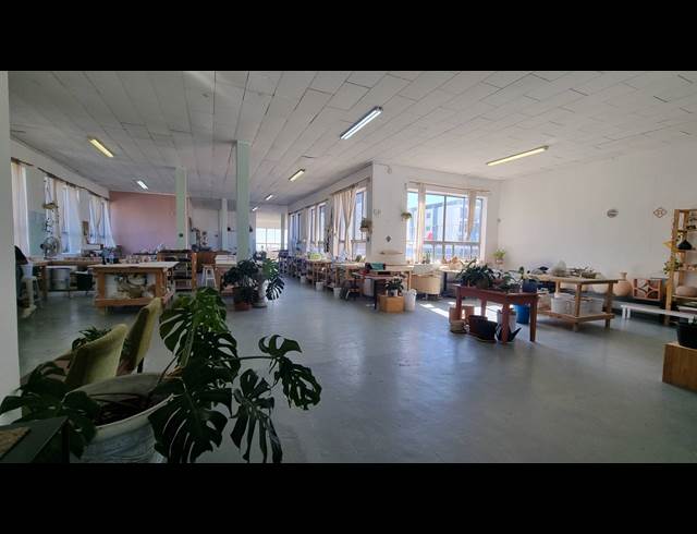 500M² BUSINESS TO LET IN WOODSTOCK