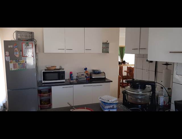3 bed property to rent in DEWALD HATTINGH PARK