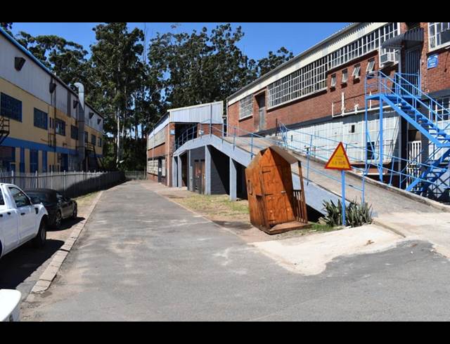 2,100M² WAREHOUSE TO LET IN PINETOWN NORTH INDUSTRIA