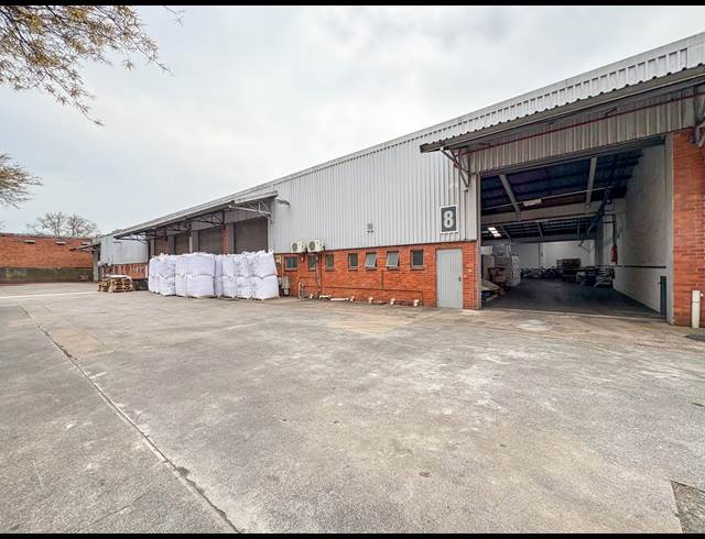 1,109M² WAREHOUSE TO LET IN NEW GERMANY