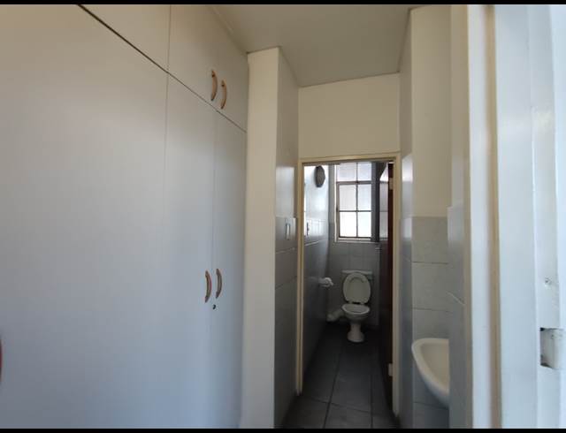 78M² CO-WORKING SPACE TO LET IN PAARDEN EILAND