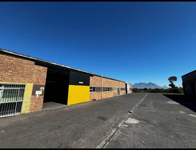 3,075M² WAREHOUSE TO LET IN AIRPORT INDUSTRIA